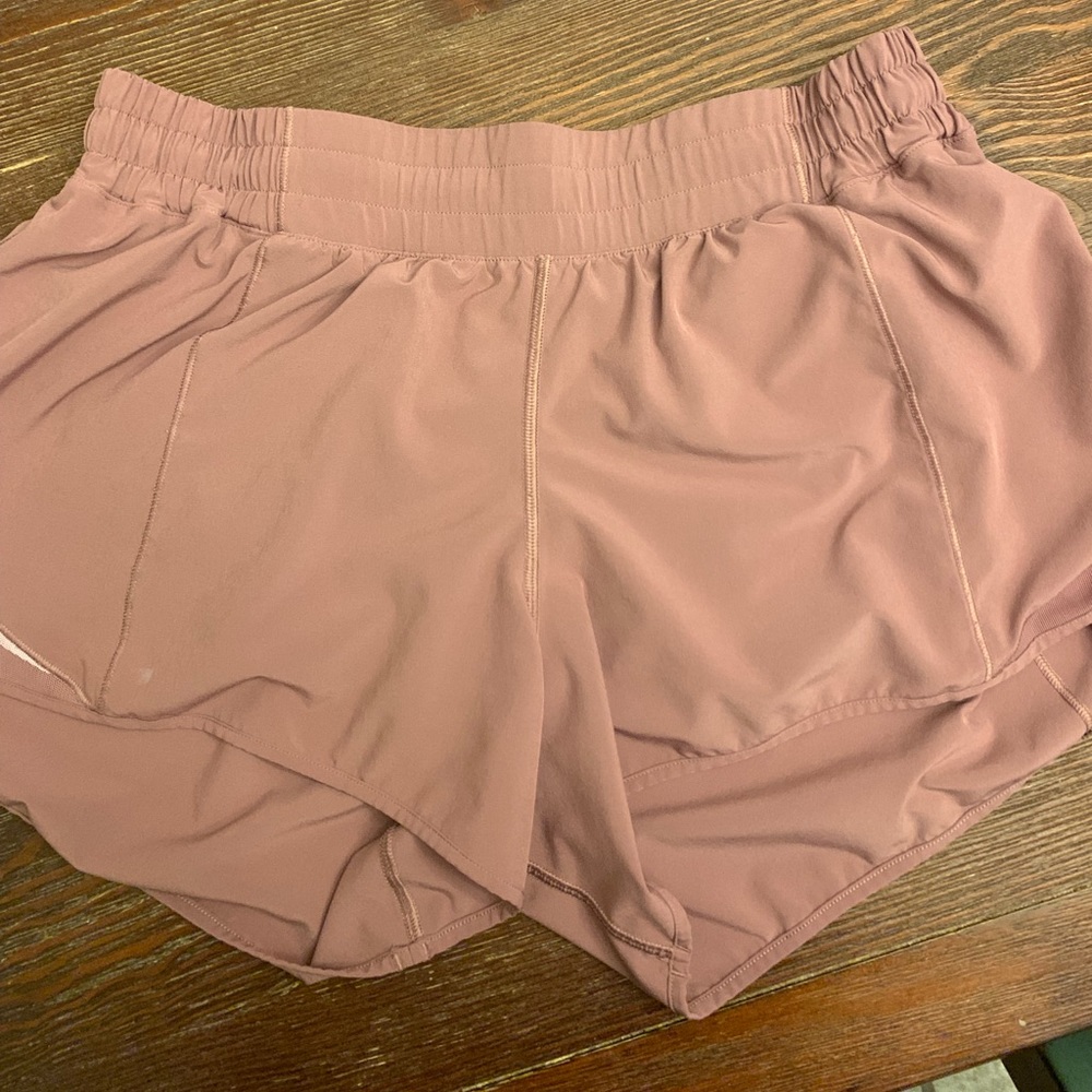 Lululemon Hotty Hot 4” Shorts